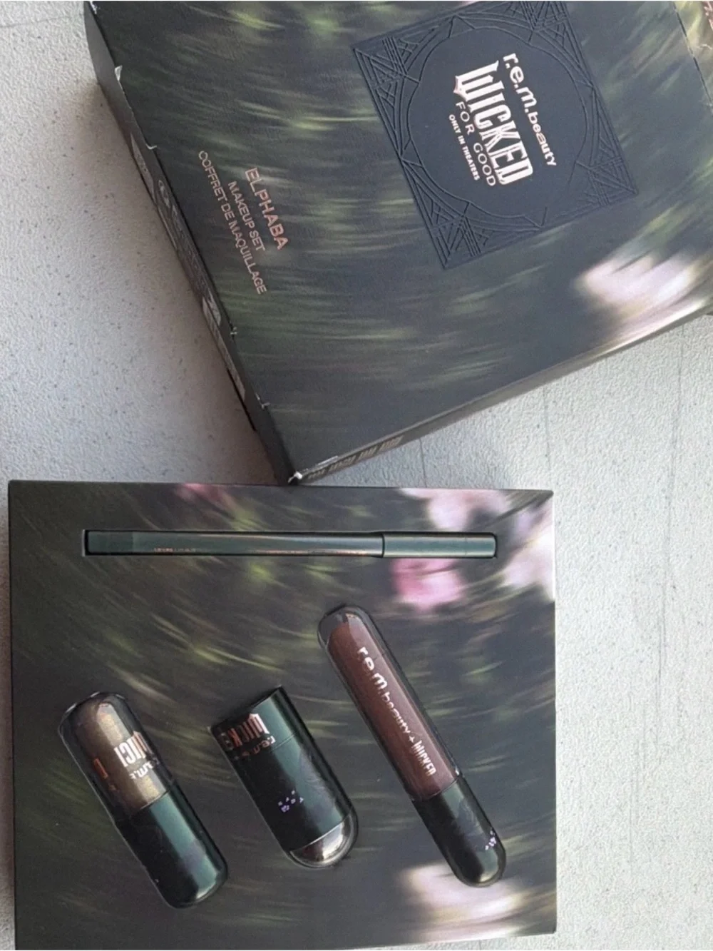 r.e.m. beauty Elphaba Wicked For Good Green Makeup Set